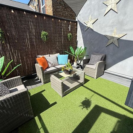 The Duplex Margate With Deck & Living Space Air Conditioning Dış mekan fotoğraf