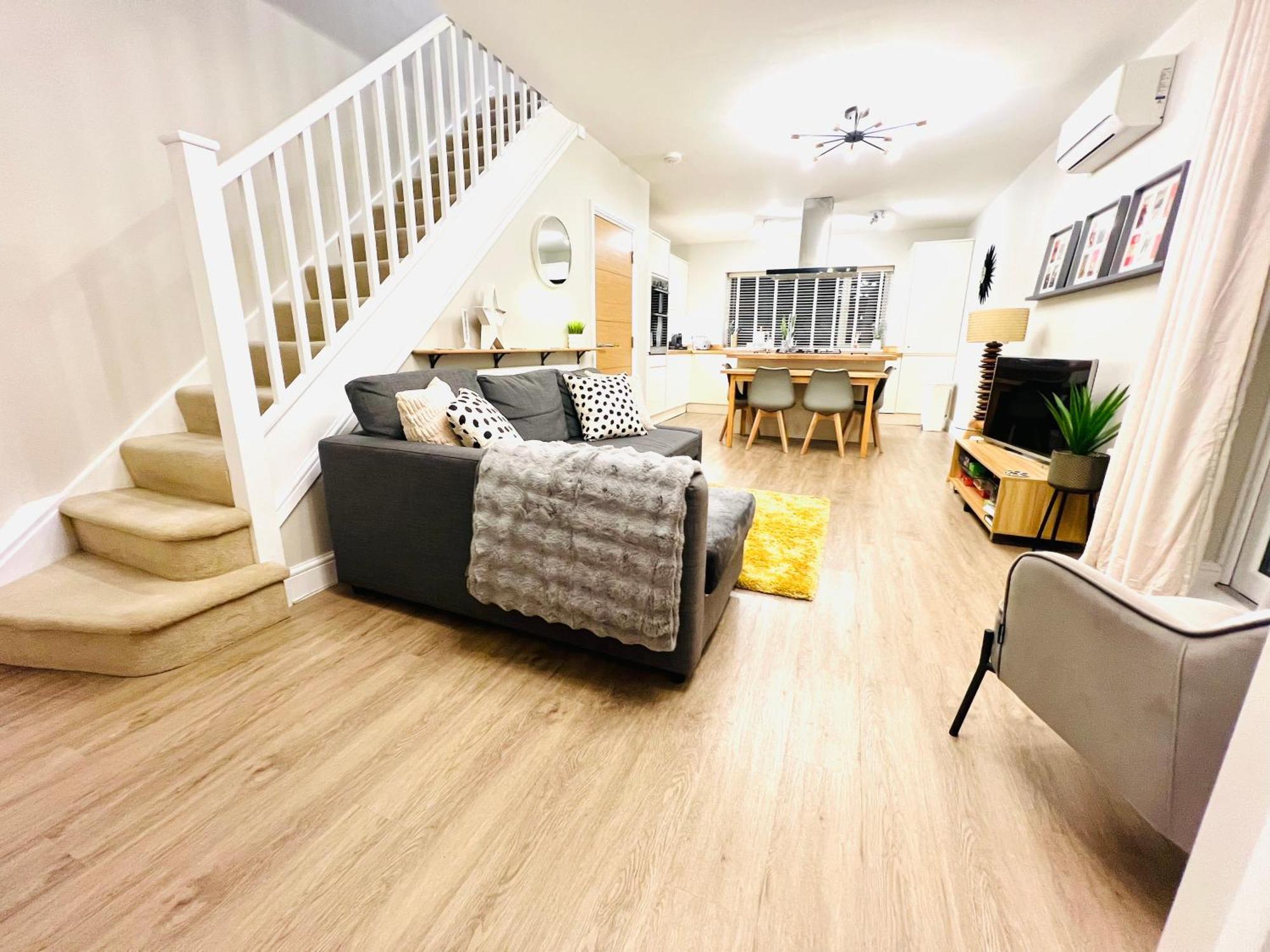 The Duplex Margate With Deck & Living Space Air Conditioning Dış mekan fotoğraf