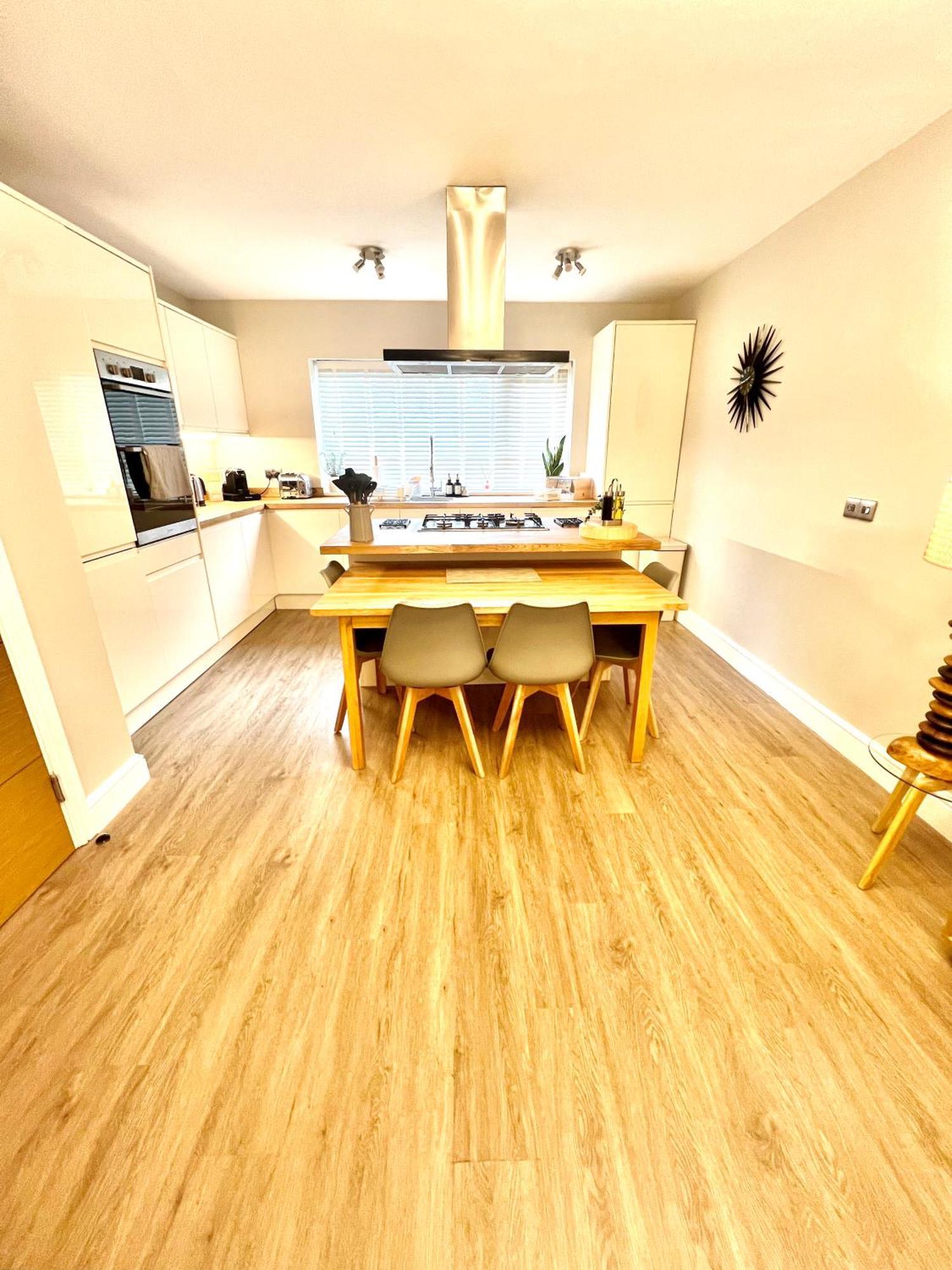 The Duplex Margate With Deck & Living Space Air Conditioning Dış mekan fotoğraf